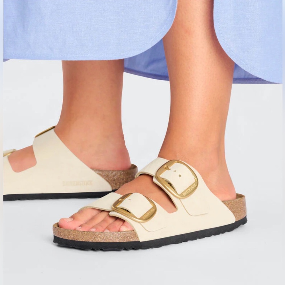 NWT Birkenstock Arizona Big Buckle  
Leather Sandals in Ecru , 39